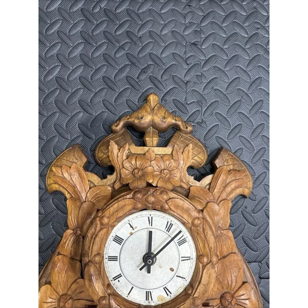 Clock baroque style